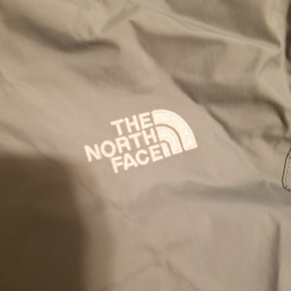 Size large women's North Face jacket - Picture 2 of 2